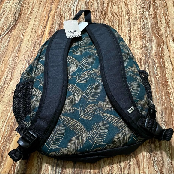 Vans - Picture 3 of 6